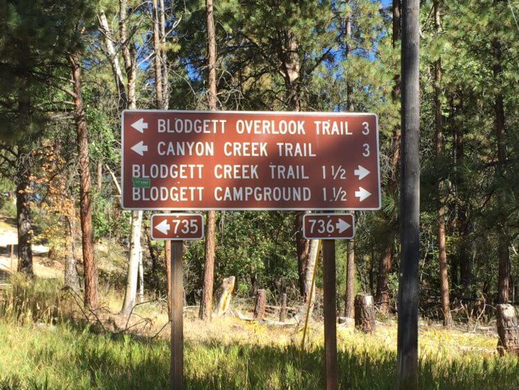 Blodgett Canyon & Blodgett Overlook trail signs